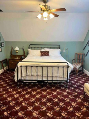 Best of My Love - CA King Size Bed+ - Sleeps 2-4